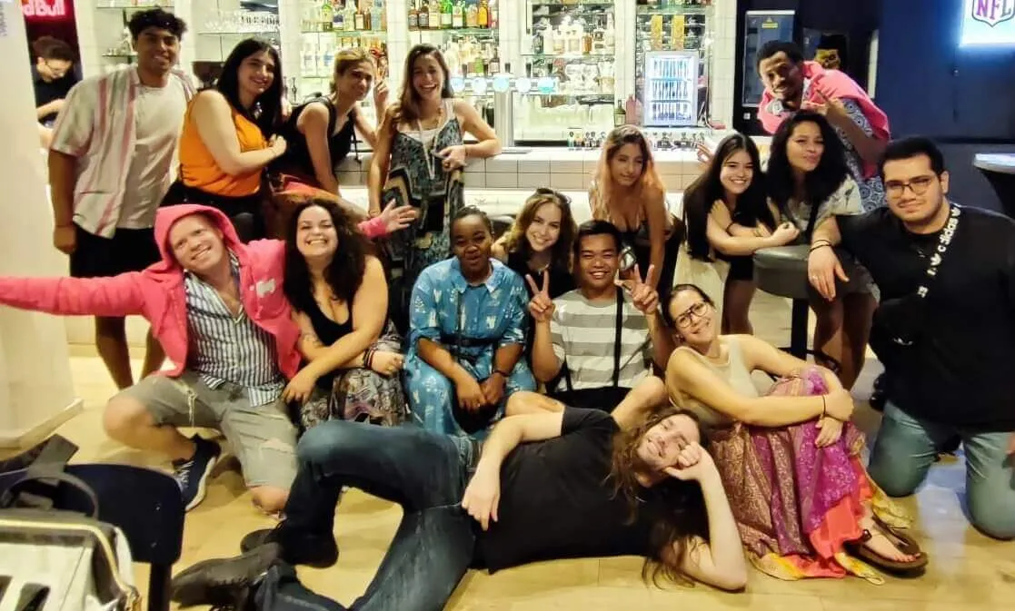 Group photo during the Brussels Tipsy Tour pub crawl